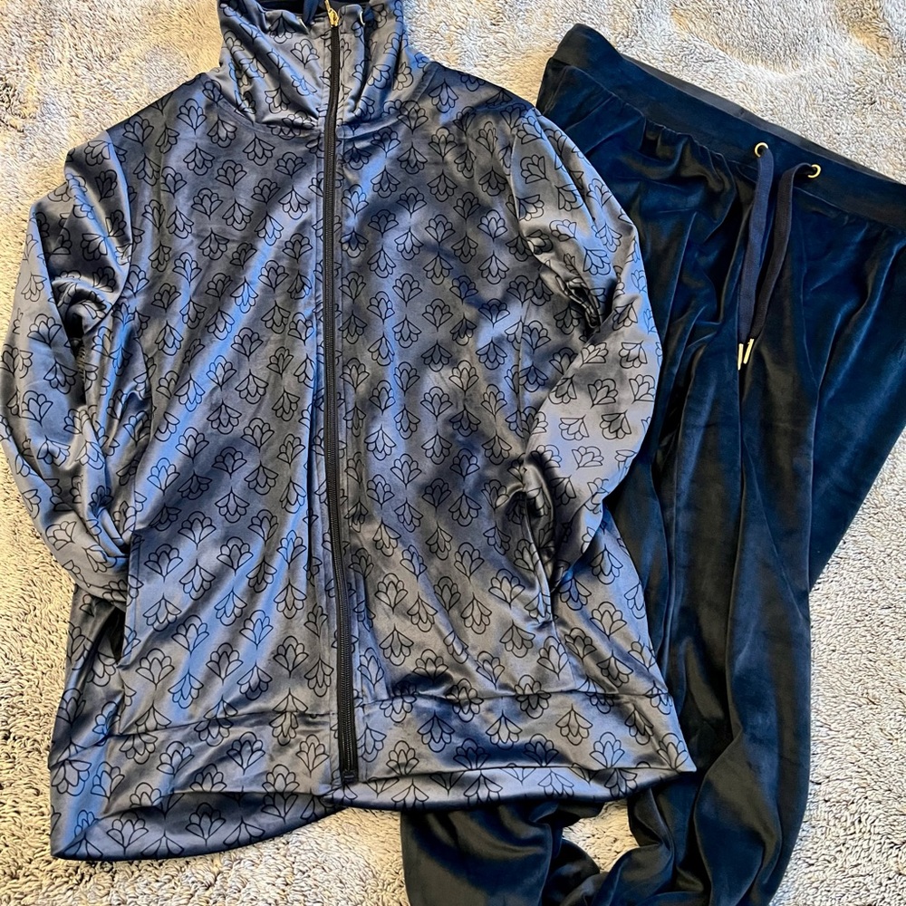 Woman’s loungewear suit.